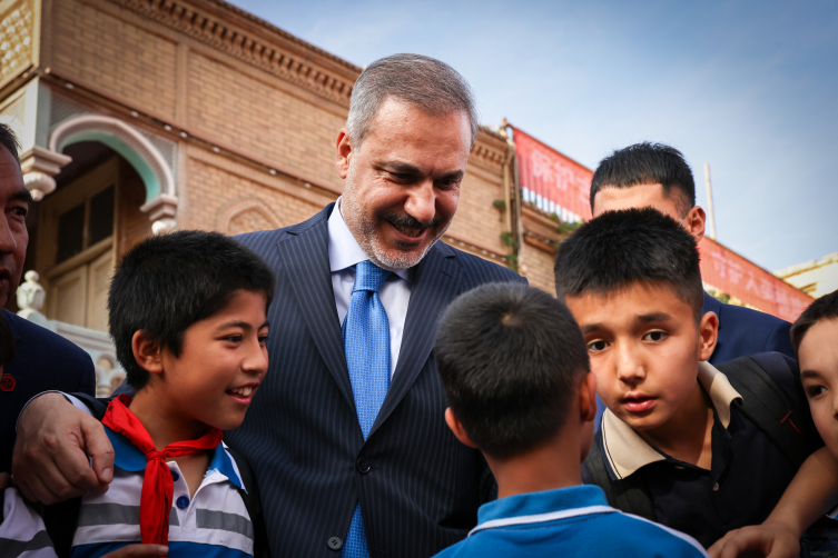 Bakan Fidan, Uygur Özerk Bölgesi’ni ziyaret etti