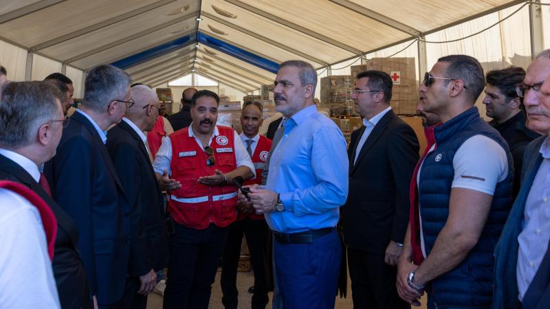 Dışişleri Bakanı Fidan, El-Ariş’te AFAD ve Türk Kızılay çalışanlarıyla görüştü